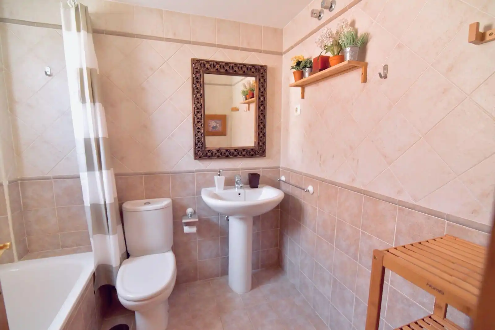 Baño de Planta baja en venta en Vélez-Málaga con Aire acondicionado, Jardín privado y Terraza