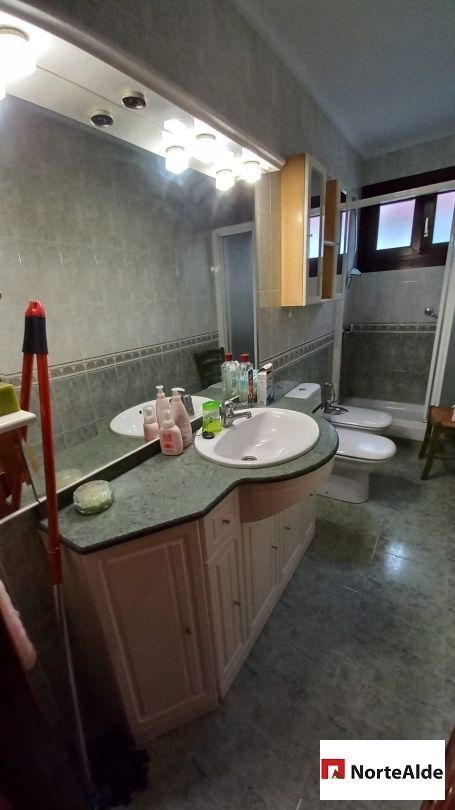 Bany de Pis en venda en Barakaldo  amb Calefacció
