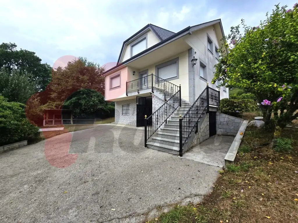Vista exterior de Casa o chalet en venta en O Corgo   con Amueblado