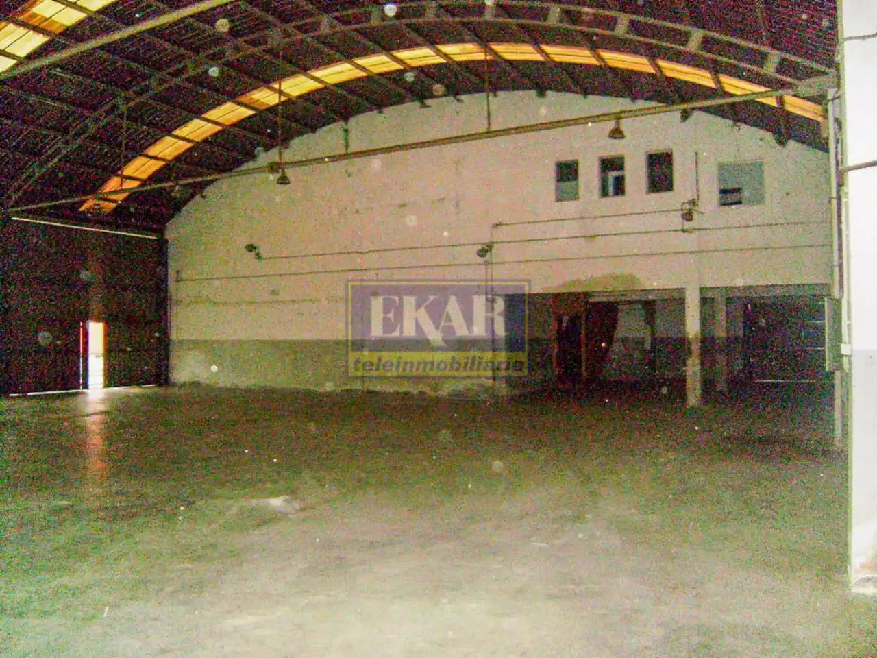 Industrial building to rent in Calle Primautzar, imagen 5