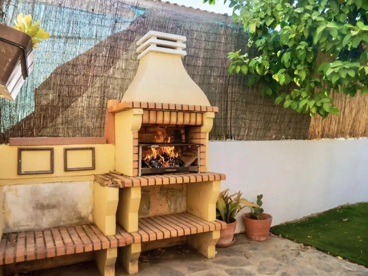 Terrassa de Casa o xalet en venda en Montequinto amb Aire condicionat, Jardí privat i Terrassa