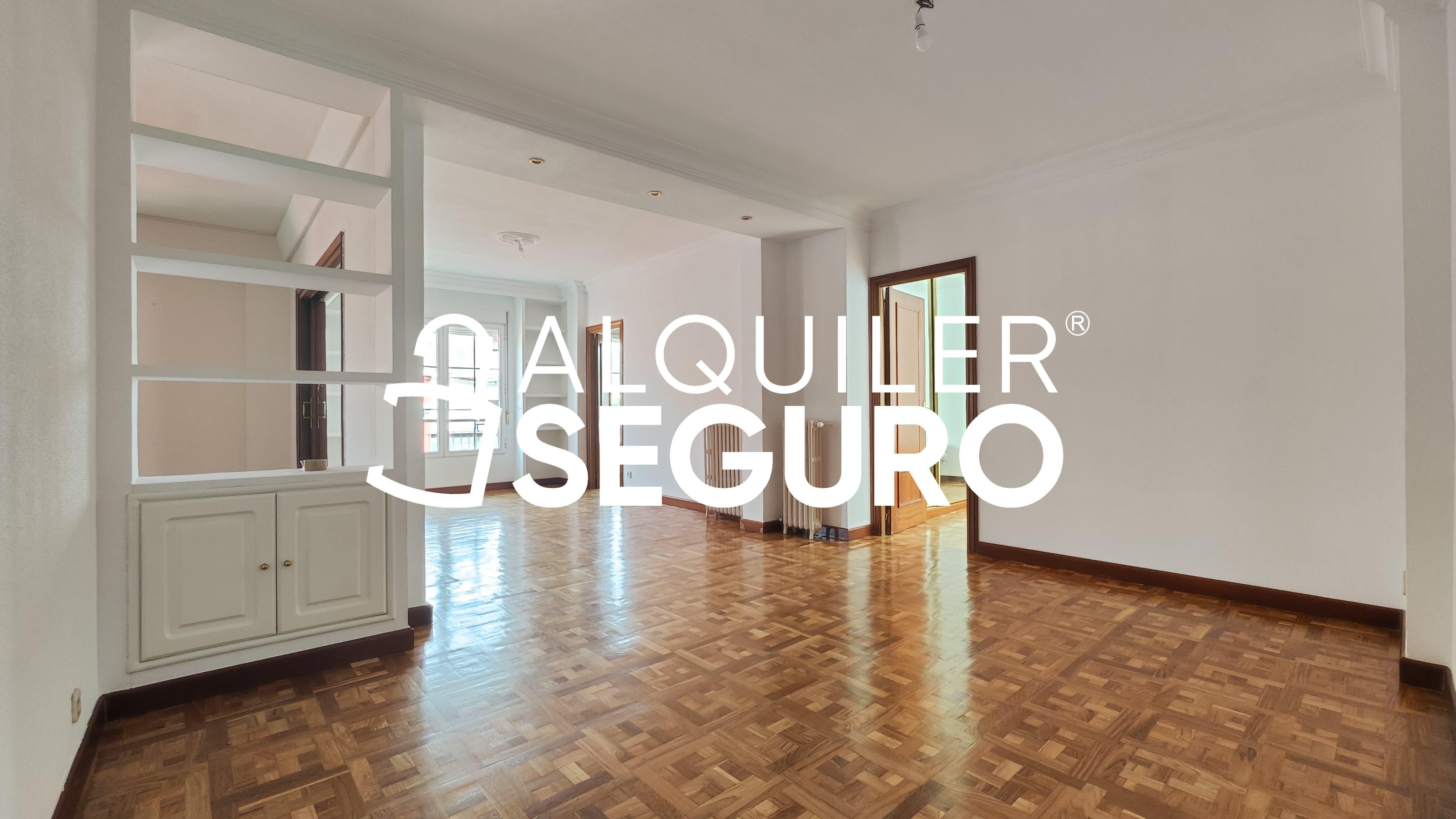 Exterior view of Flat to rent in  Madrid Capital  with Air Conditioner and Heating