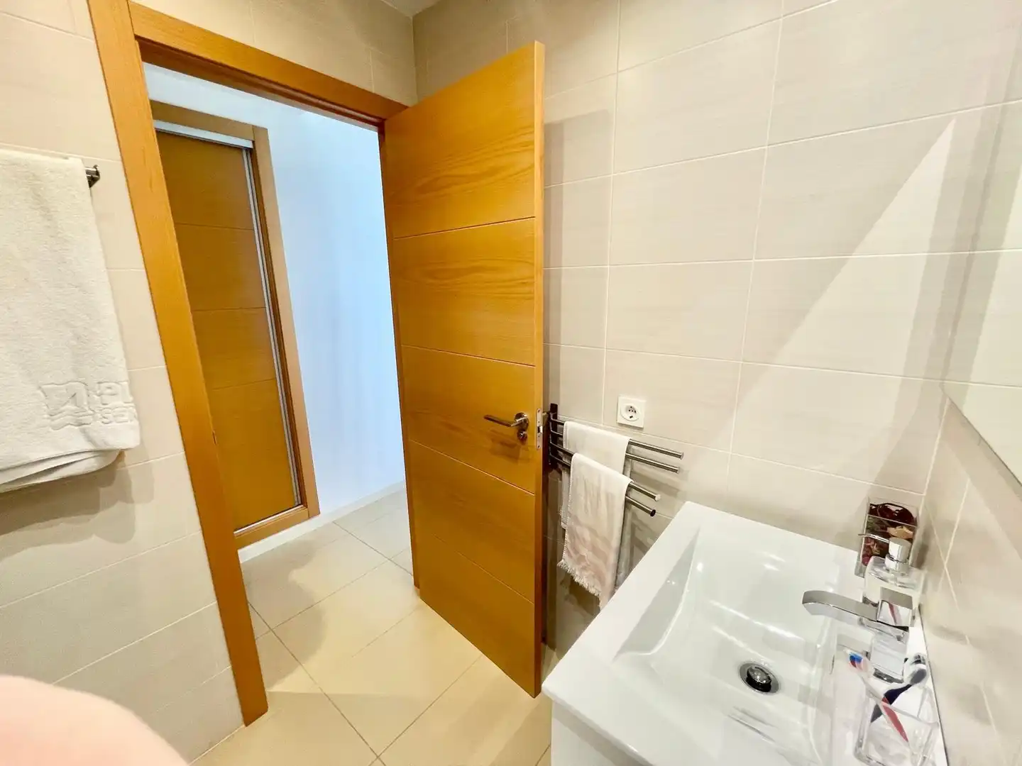 Baño de Apartamento de alquiler en Pilar de la Horadada con Piscina, Amueblado y Lavadora