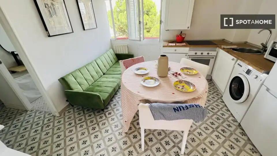 Dining room of Flat for rent in Madrid  with Air Conditioner, Heating and Furnished