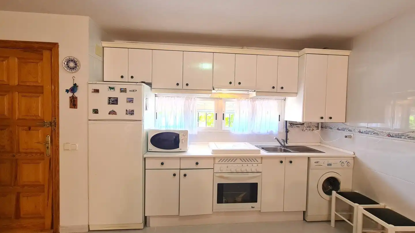Kitchen of Houses for sale in La Adrada   with Private garden, Storage room and Balcony