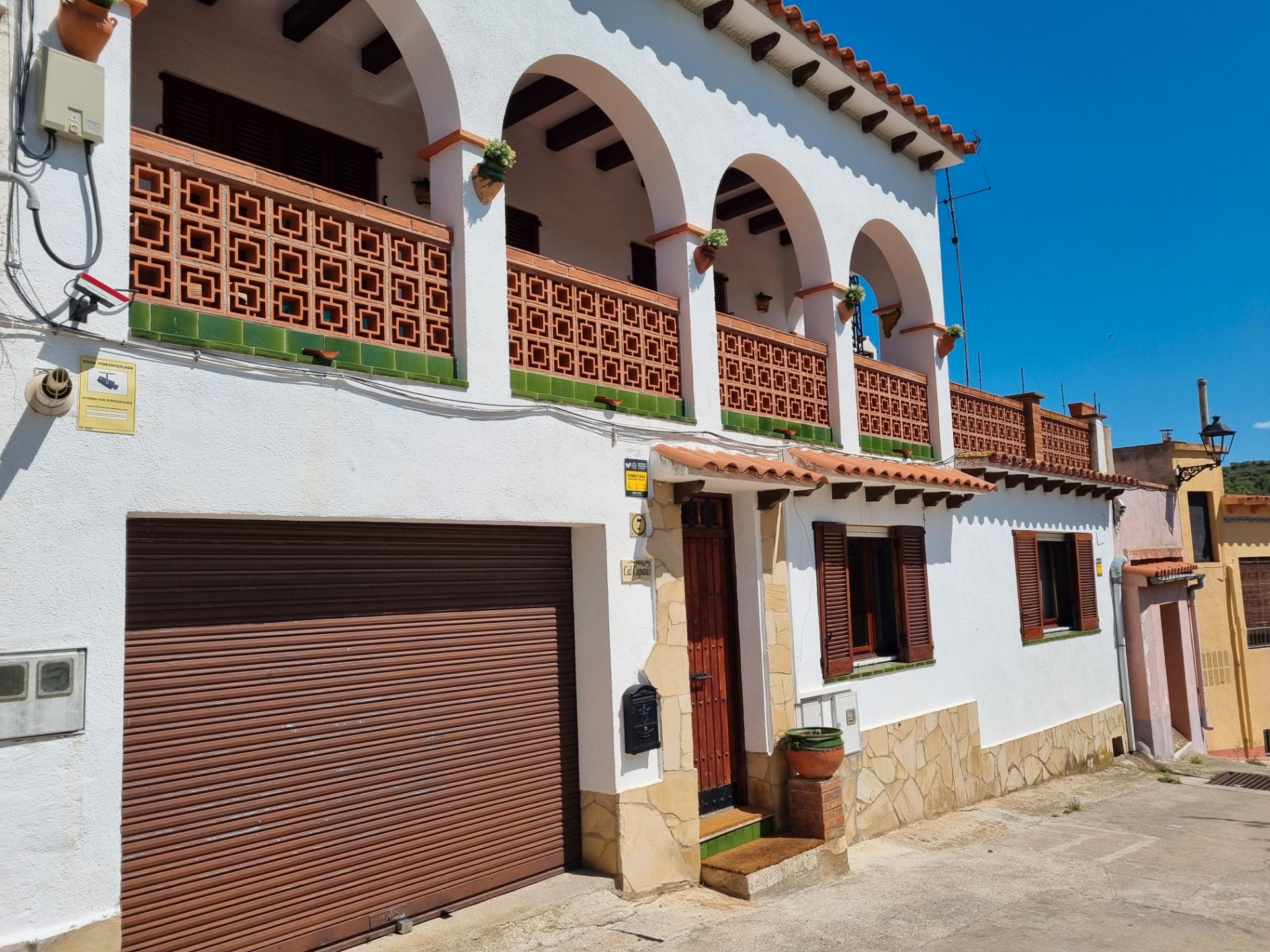 Exterior view of Single-family semi-detached for sale in Torrelles de Foix  with Heating, Terrace and Storage room