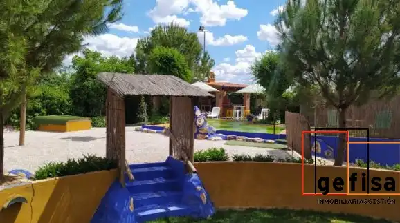Jardí de Finca rústica en venda en Valdepeñas amb Aire condicionat, Calefacció i Jardí privat