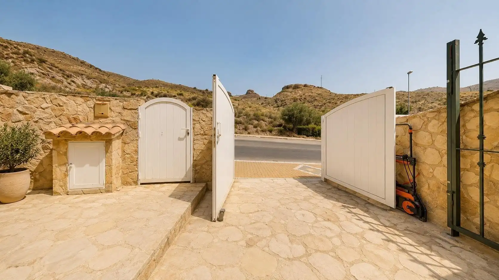 Vista exterior de Casa o chalet en venta en Vícar con Aire acondicionado, Calefacción y Jardín privado