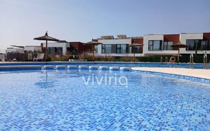 Piscina de Casa adosada en venda en Bétera amb Aire condicionat, Calefacció i Terrassa