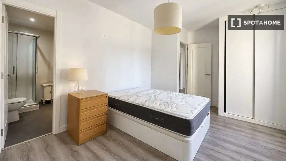Schlafzimmer von Wohnung zur Miete in Fuencarral - El Pardo