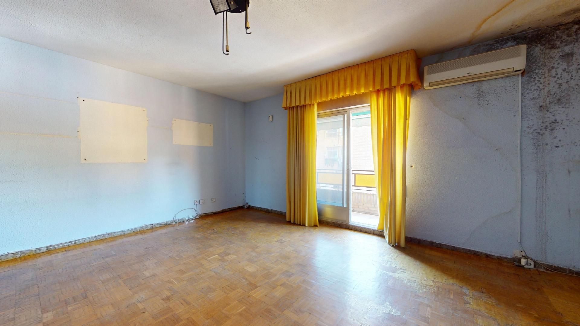 Dormitori de Pis en venda en Parla