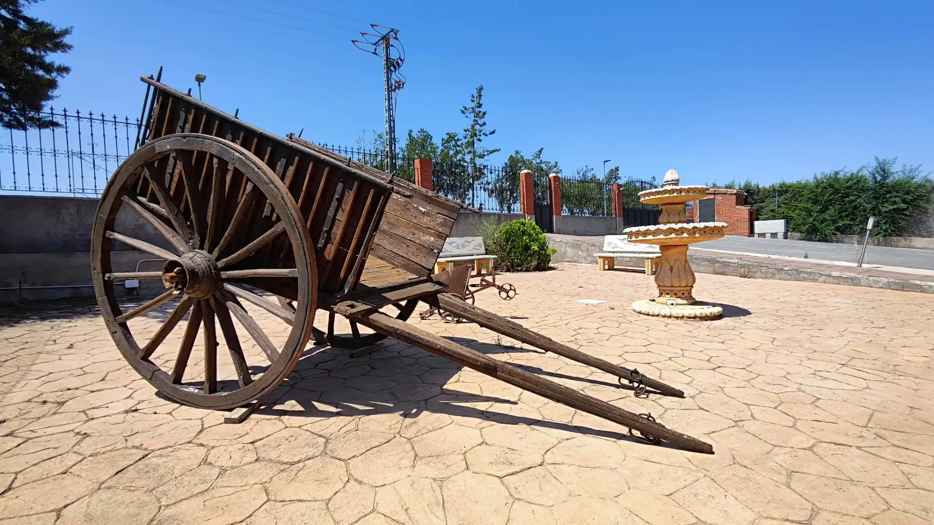 Vista exterior de Casa o xalet en venda en Barajas de Melo amb Calefacció, Jardí privat i Terrassa