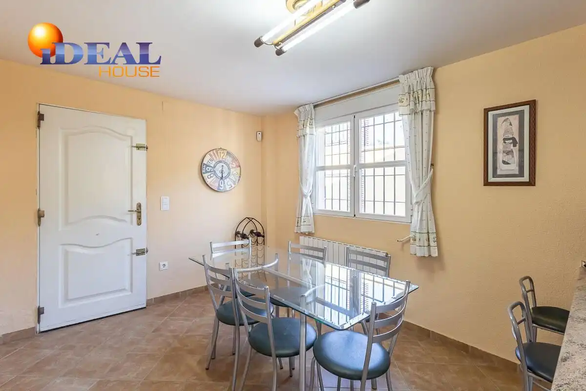 Villa mit Pool zum Verkauf in Calle Olivo, imagen 12