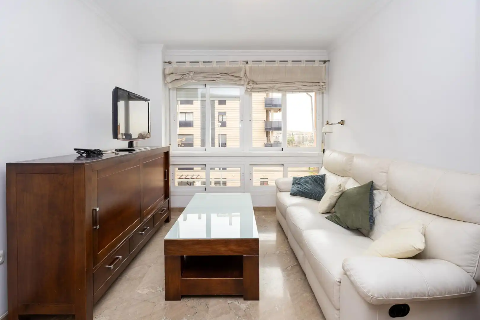 Living room of Flat for sale in  Granada Capital  with Air Conditioner, Heating and Private garden