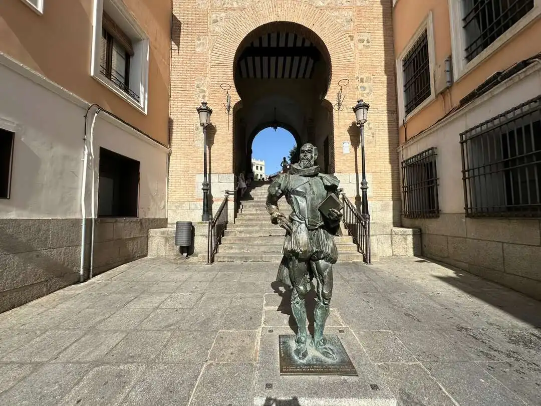 Außenansicht von Wohnung zur Miete in Toledo mit Klimaanlage, Heizung und Terrasse