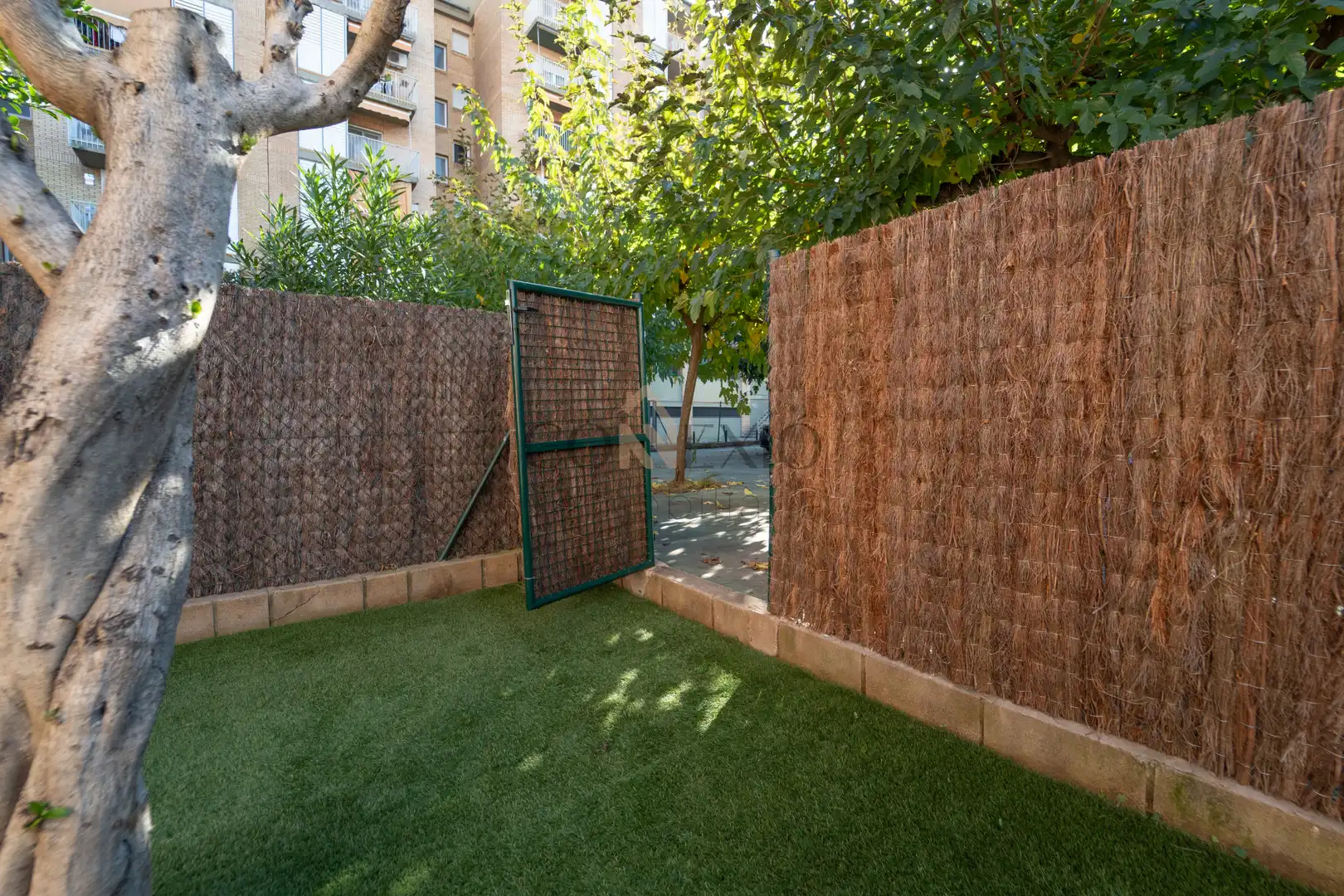 Garden of Ground floor for sale in Girona  with Air Conditioner, Heating and Private garden