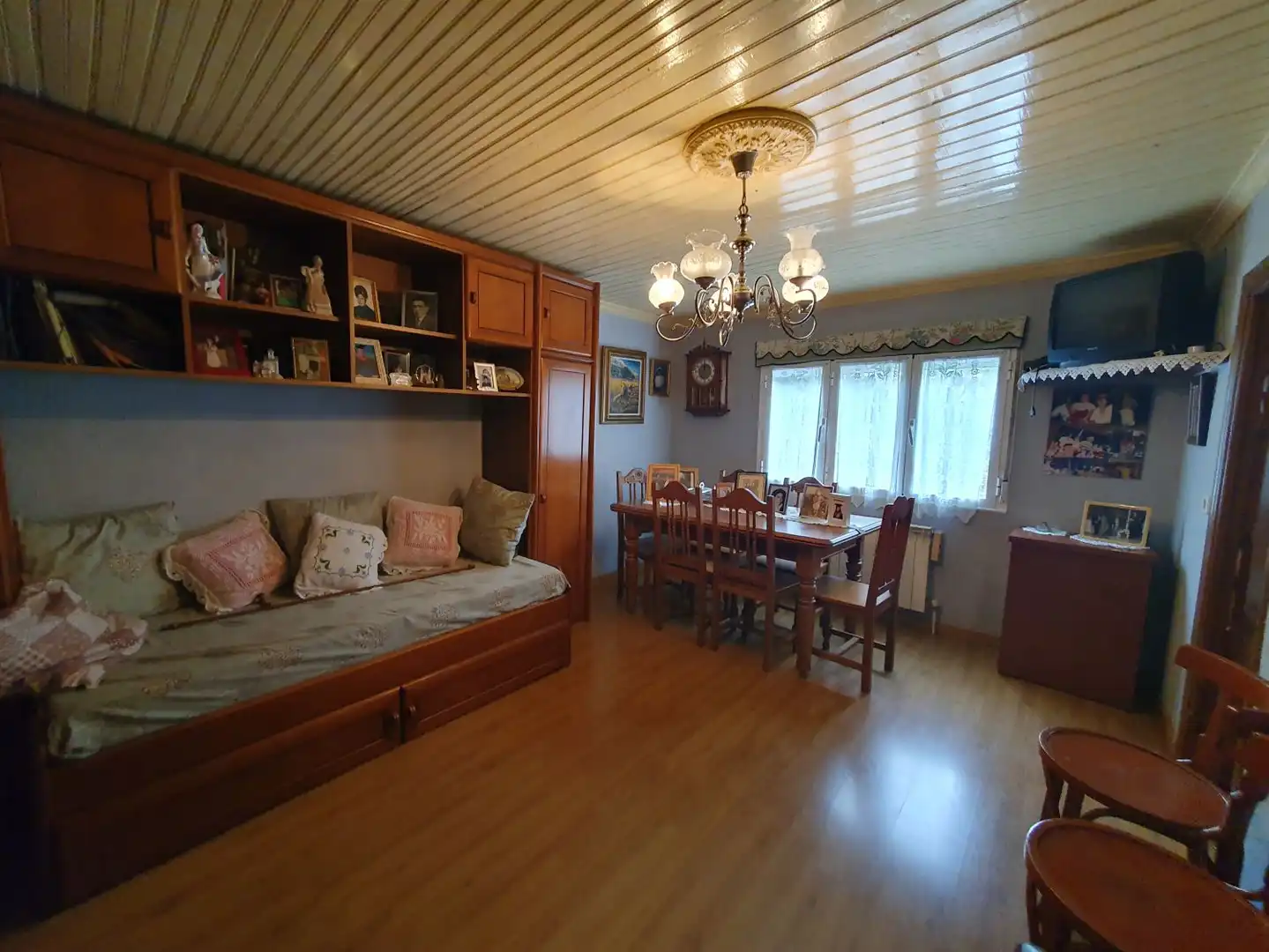Casa con terraza en venta en Belmonte de Miranda, imagen 28