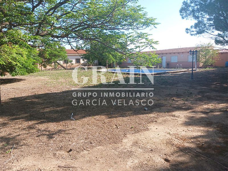 House or chalet for sale in  Albacete Capital  with Air Conditioner, Private garden and Storage room