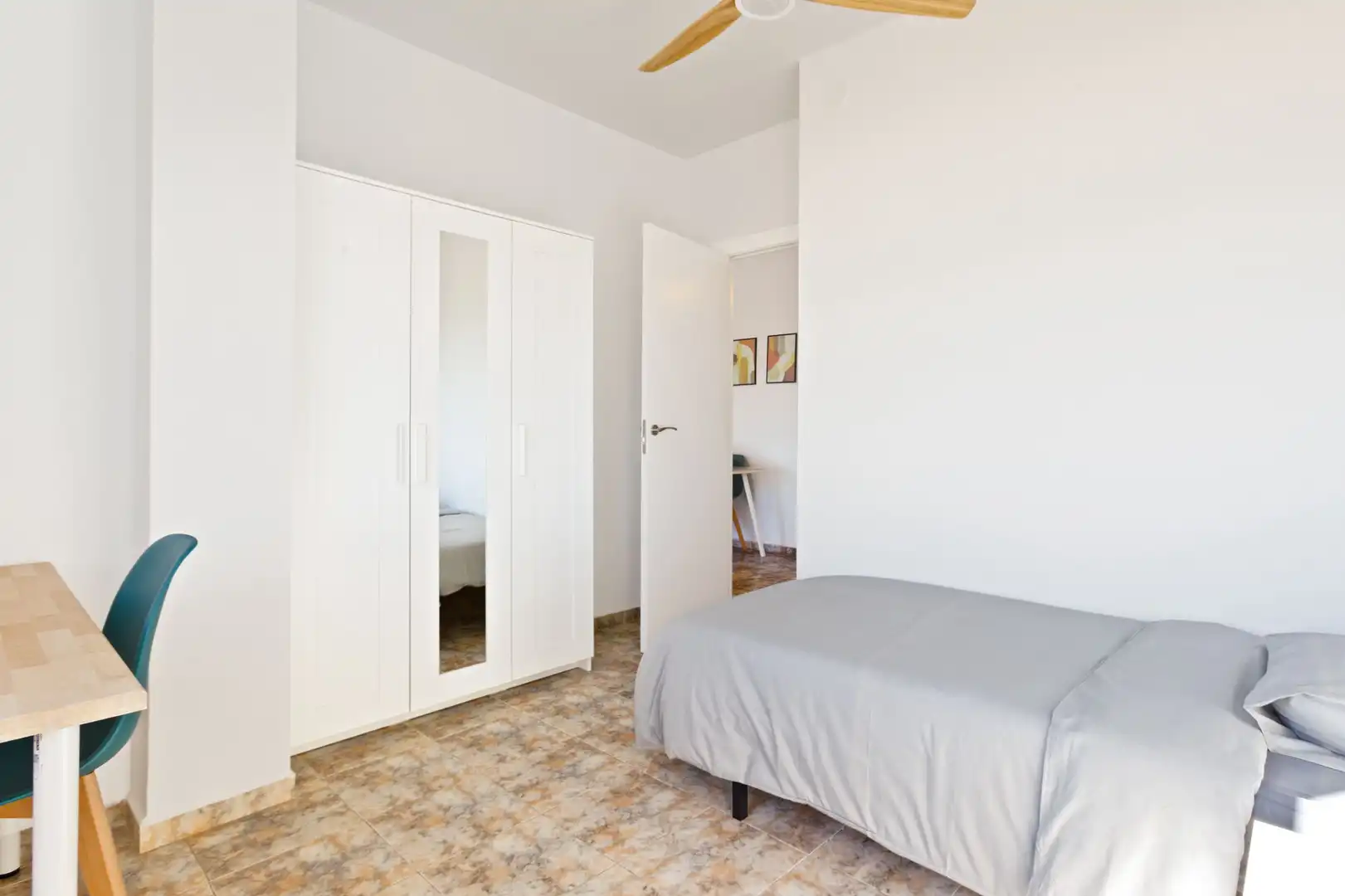 Habitación de Piso de alquiler en Sabadell con Aire acondicionado, Calefacción y Amueblado