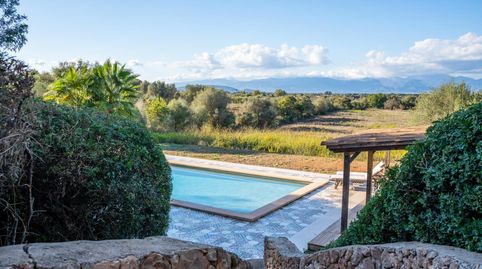 Una finca familiar cuidada con esmero que reúne lo mejor de dos mundos