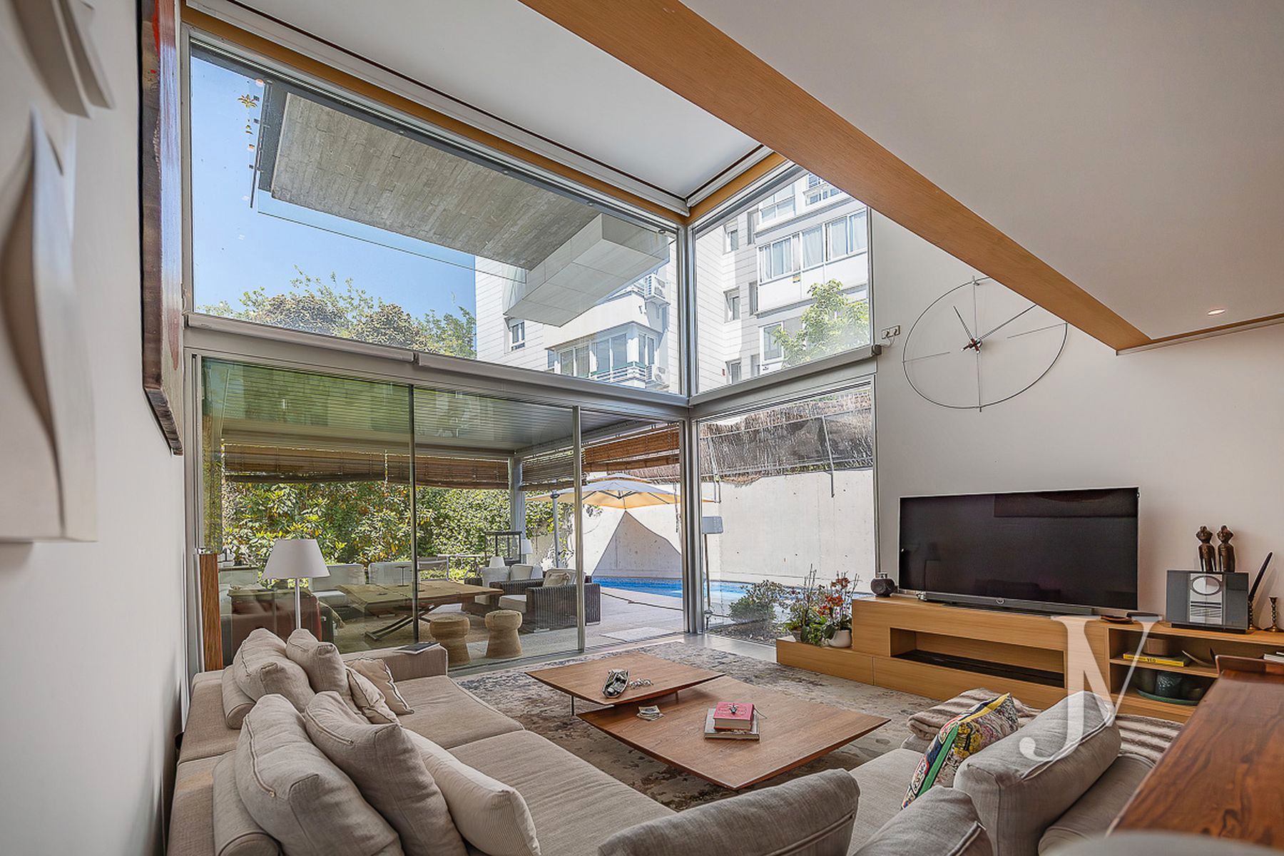 Sala de estar de Planta baja en venta en  Madrid Capital con Aire acondicionado, Calefacción y Jardín privado