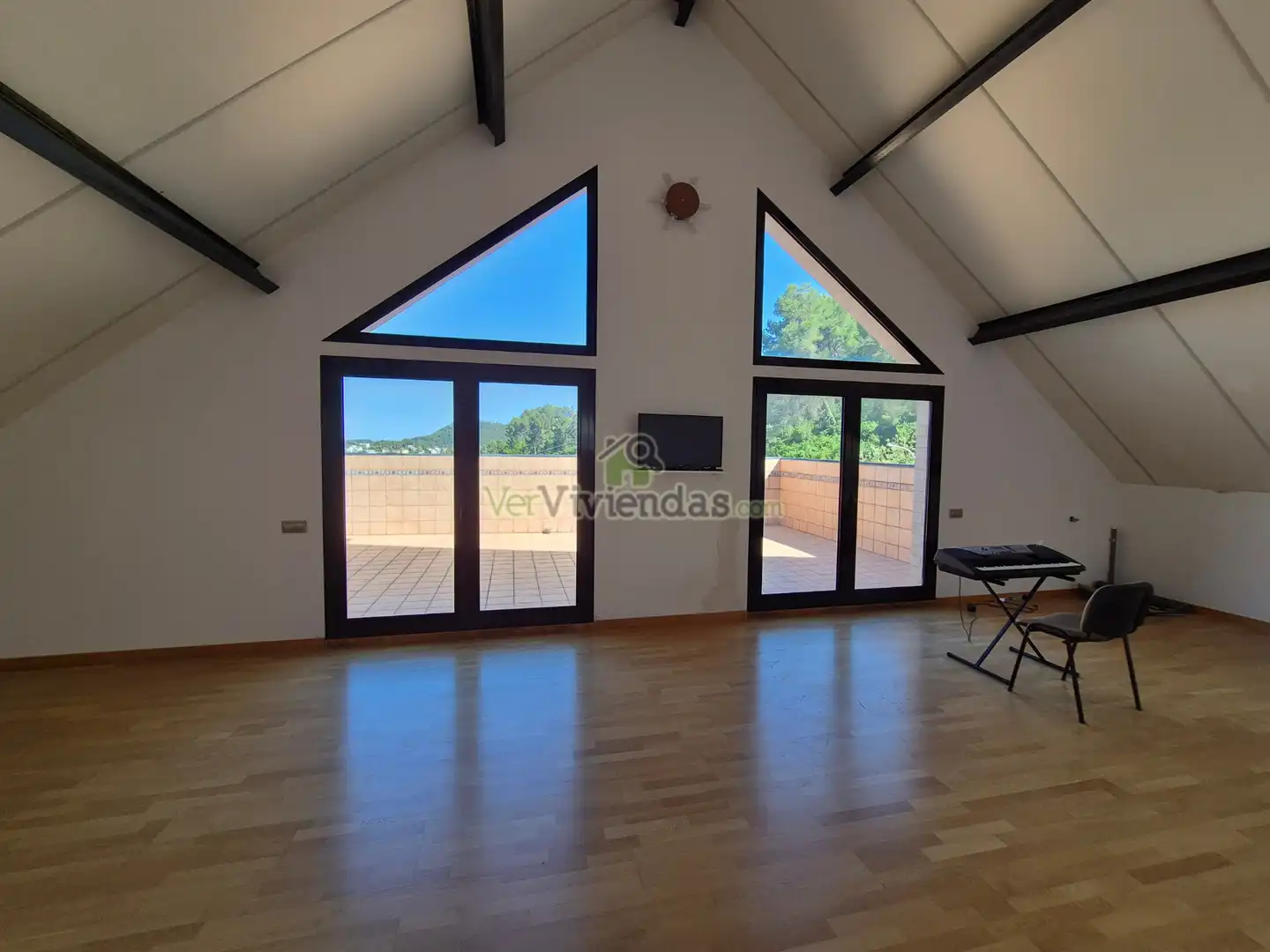 Sala de estar de Casa o chalet en venta en Vallirana con Aire acondicionado, Calefacción y Jardín privado