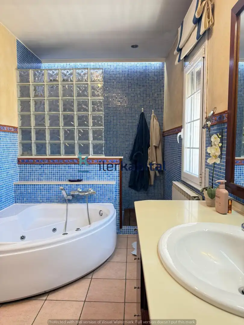 Baño de Casa adosada en venta en Anglesola con Aire acondicionado, Calefacción y Jardín privado