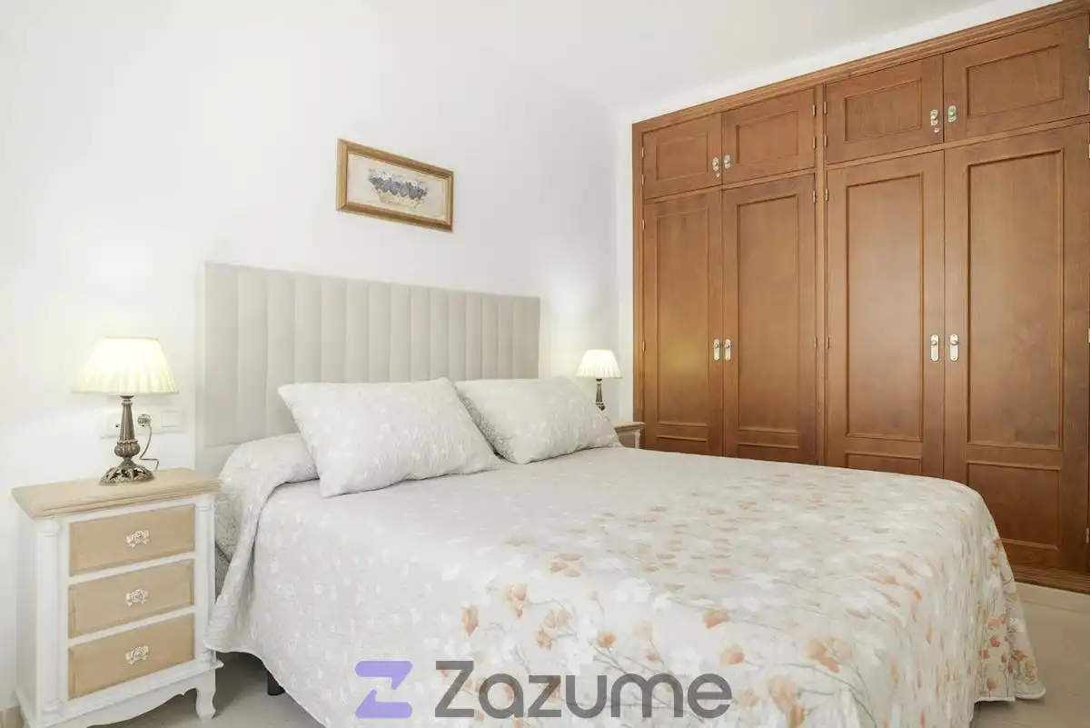 Dormitori de Casa adosada de lloguer en Barbate amb Aire condicionat, Terrassa i Moblat