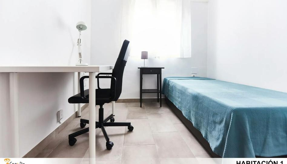 Photo 1 of Flat to share in N/a, Barrio León, Sevilla