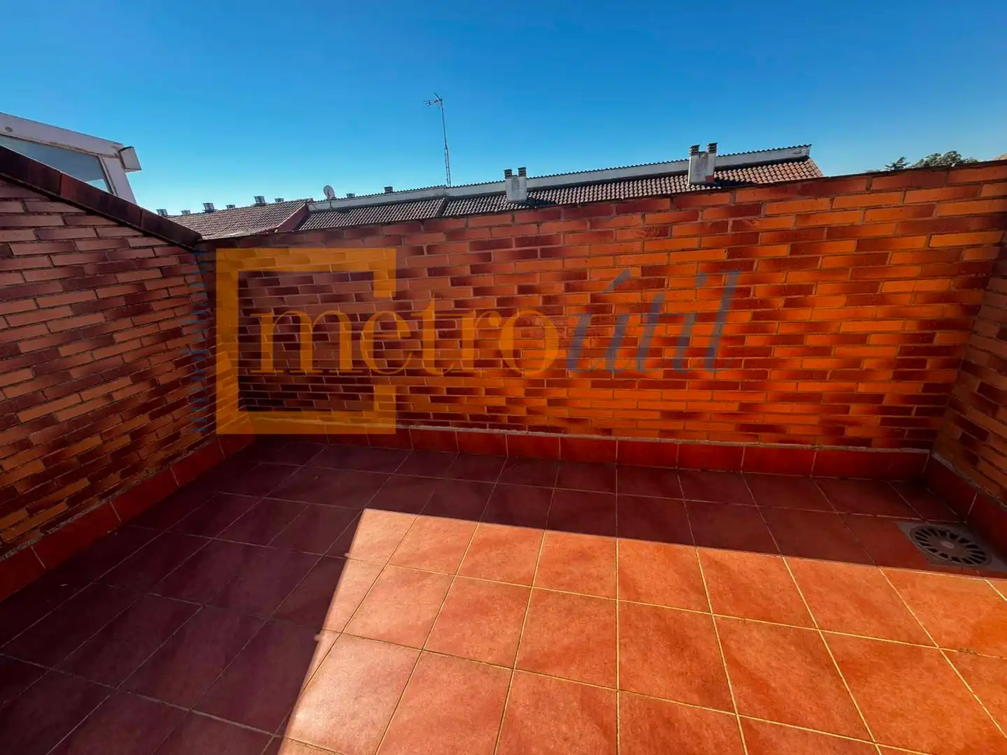 Terrassa de Casa adosada en venda en Galindo y Perahuy amb Calefacció, Jardí privat i Parquet