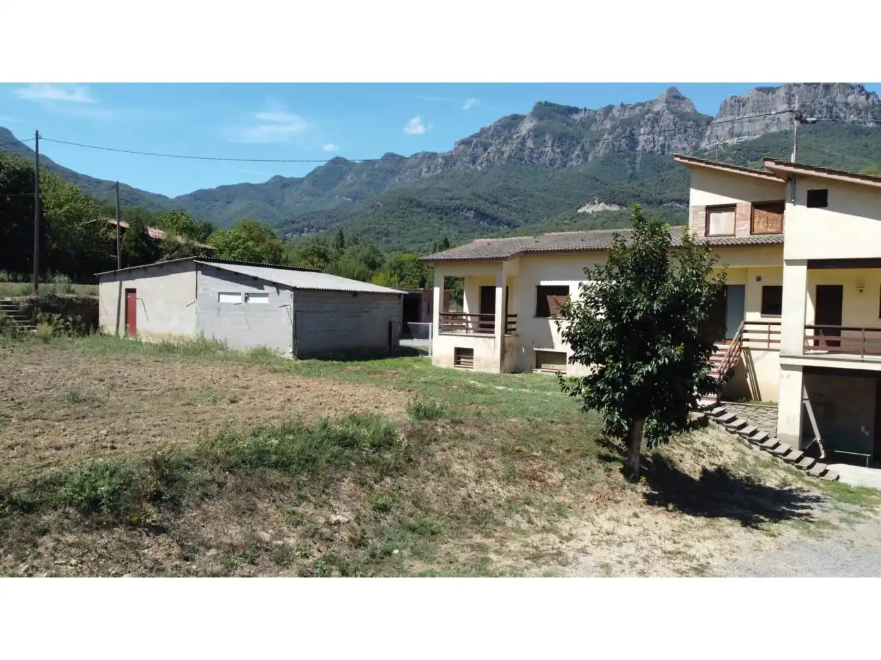 Finca rústica en venda en La Vall d'en Bas amb Calefacció, Jardí privat i Terrassa