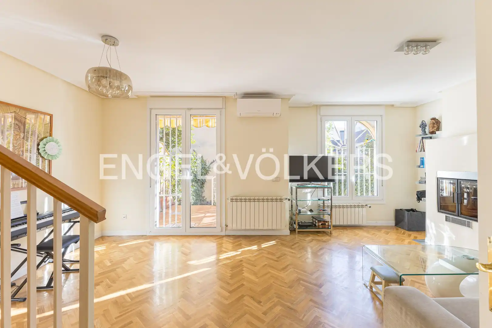 Wohnzimmer von Haus oder Chalet zum Verkauf in Madrid mit Klimaanlage, Heizung und Privatgarten