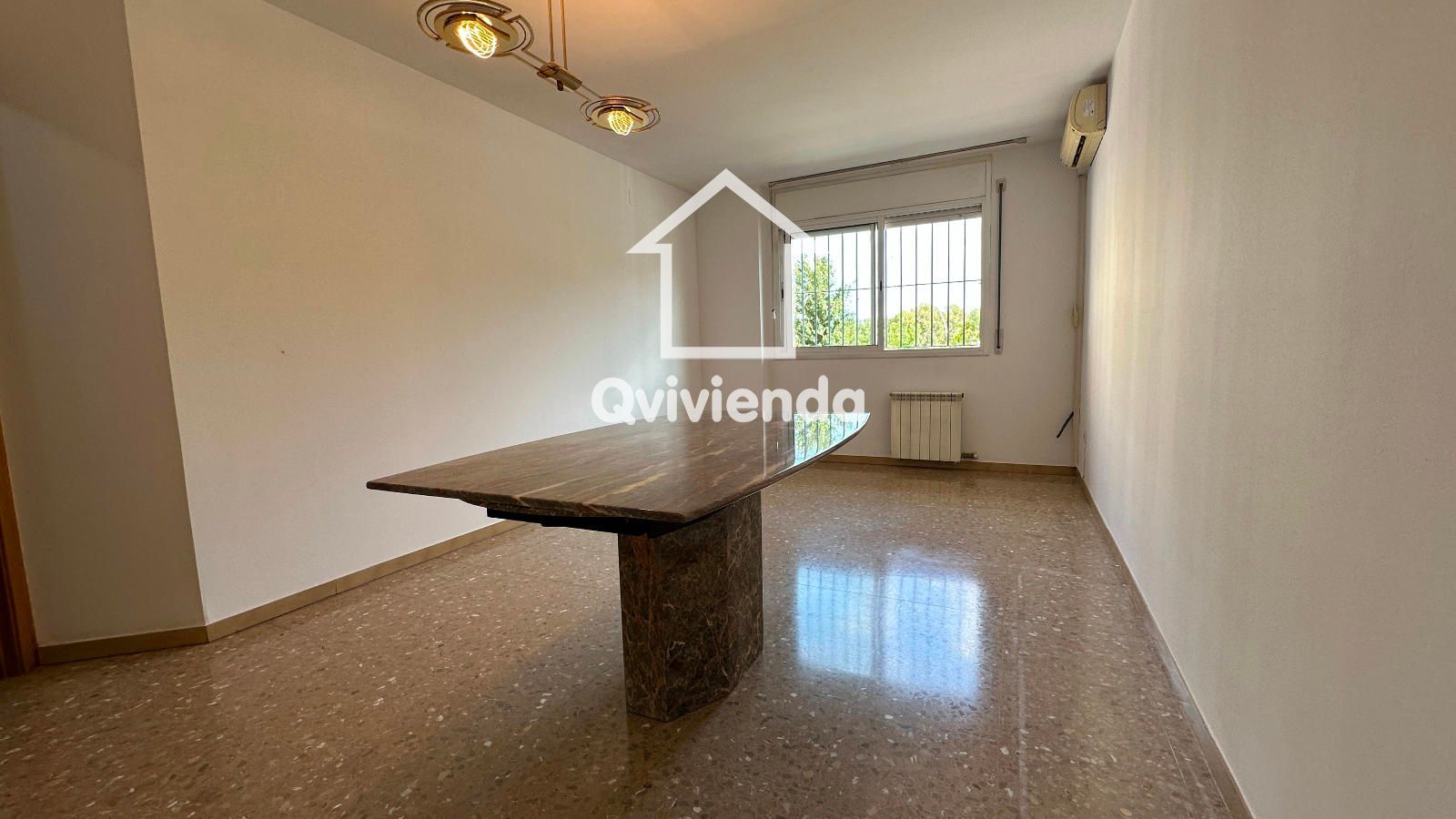 Dining room of Flat for sale in Terrassa  with Air Conditioner, Heating and Oven