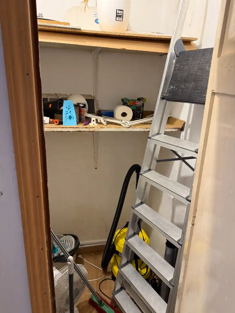 Flat for sale in Valencia  with Air Conditioner and Storage room