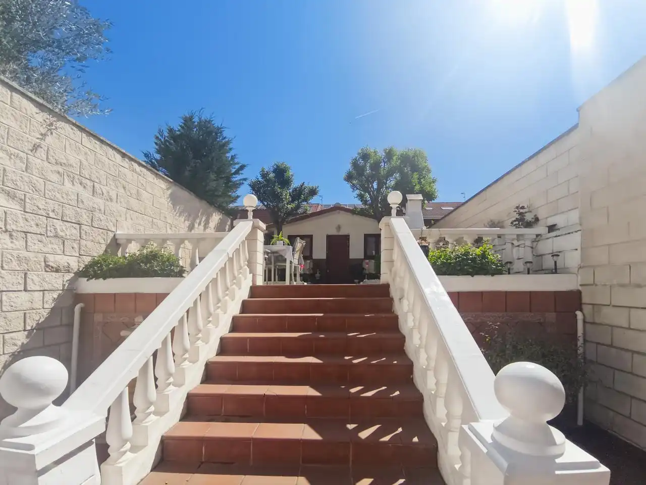 Vista exterior de Casa adosada en venta en Rivas-Vaciamadrid con Aire acondicionado, Calefacción y Jardín privado