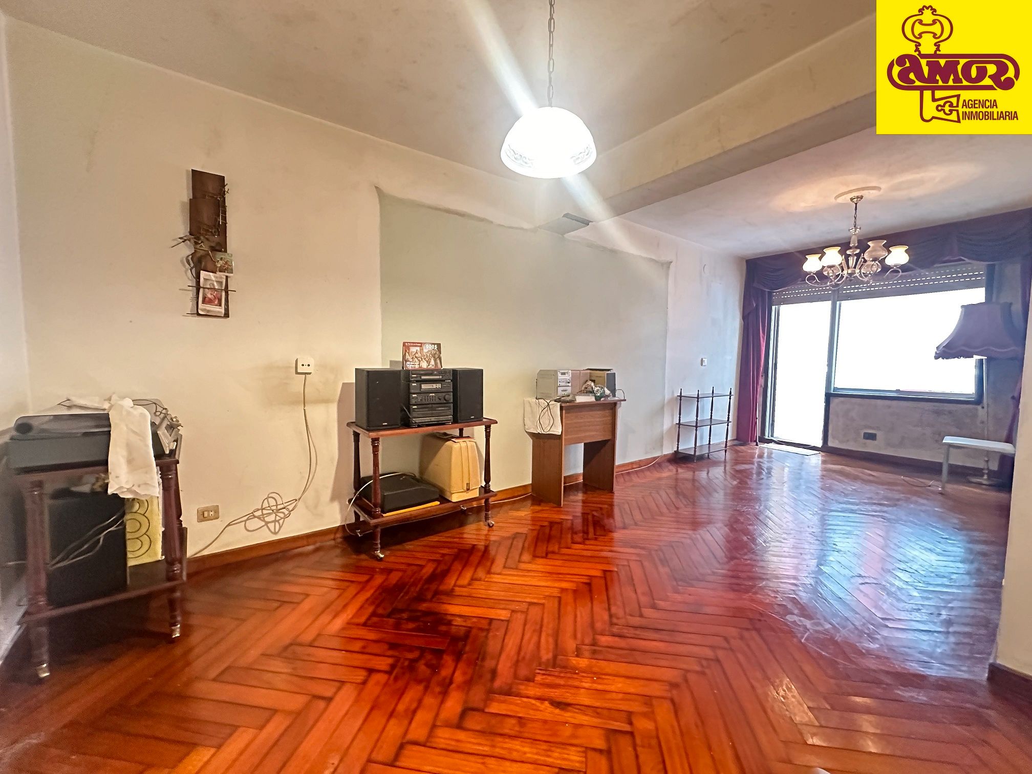 Living room of Flat for sale in Santiago de Compostela 