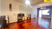 Living room of Flat for sale in Santiago de Compostela 