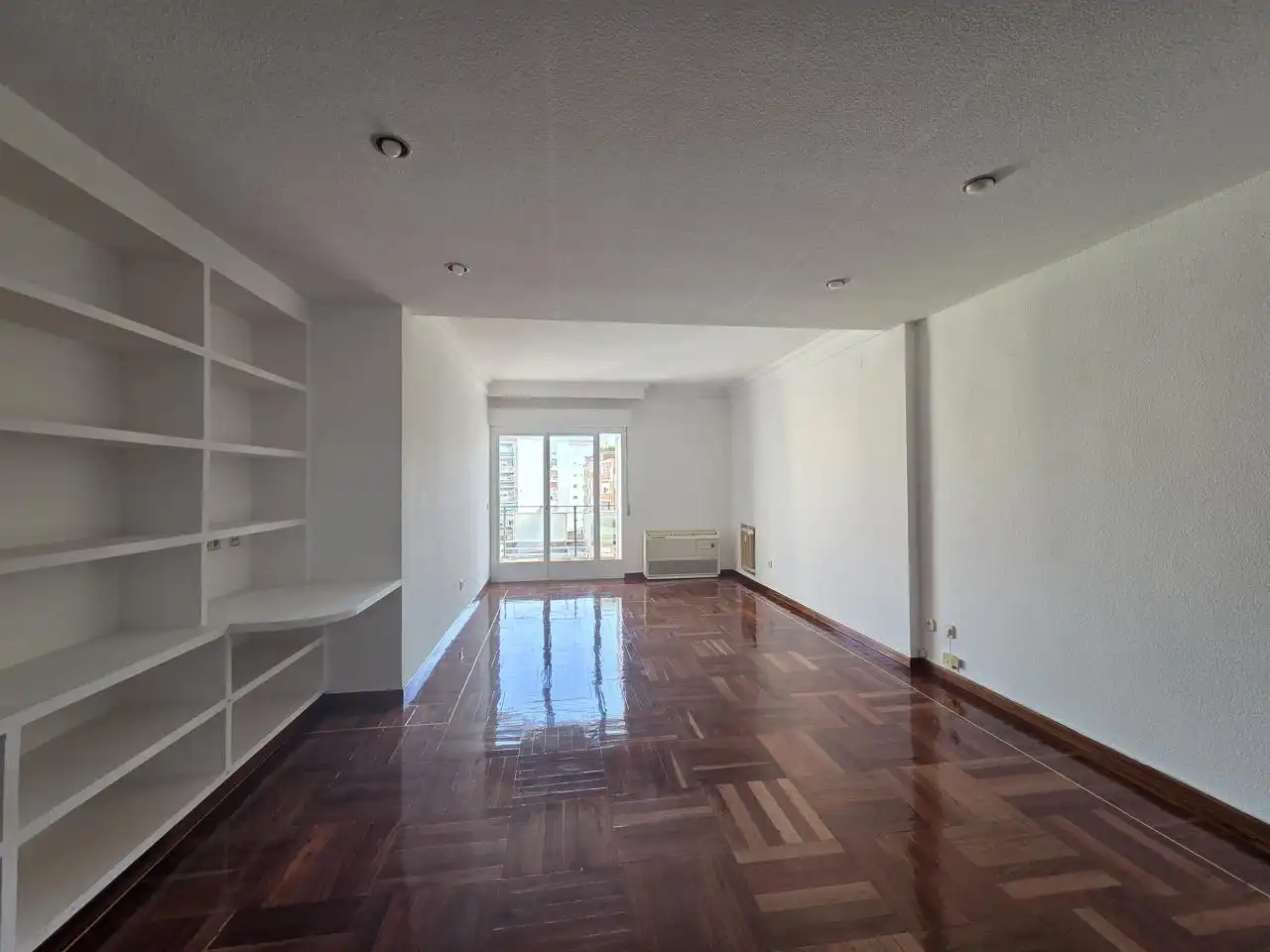 Flat for rent in De Cavanilles, Pacífico