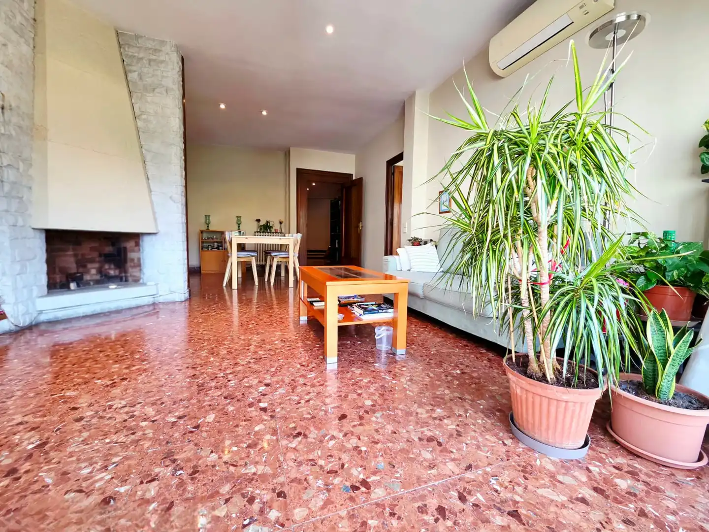 Living room of Flat for sale in Barcelona  with Air Conditioner, Heating and Terrace