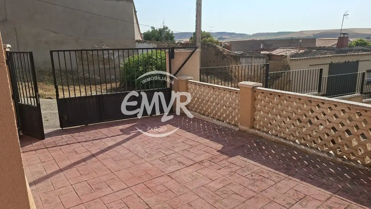Terraza de Casa o chalet en venta en Coreses con Calefacción y Jardín privado
