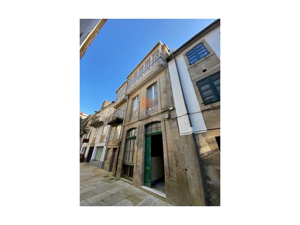 Vista exterior de Casa o xalet en venda en Santiago de Compostela  amb Balcó