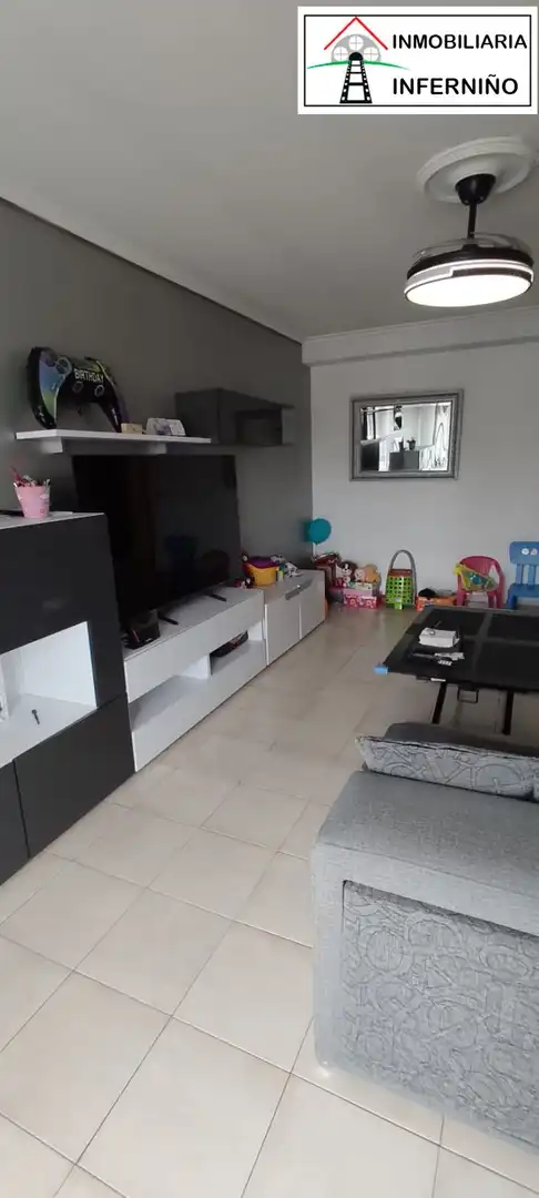 Sala d'estar de Pis en venda en Ferrol amb Terrassa i Traster