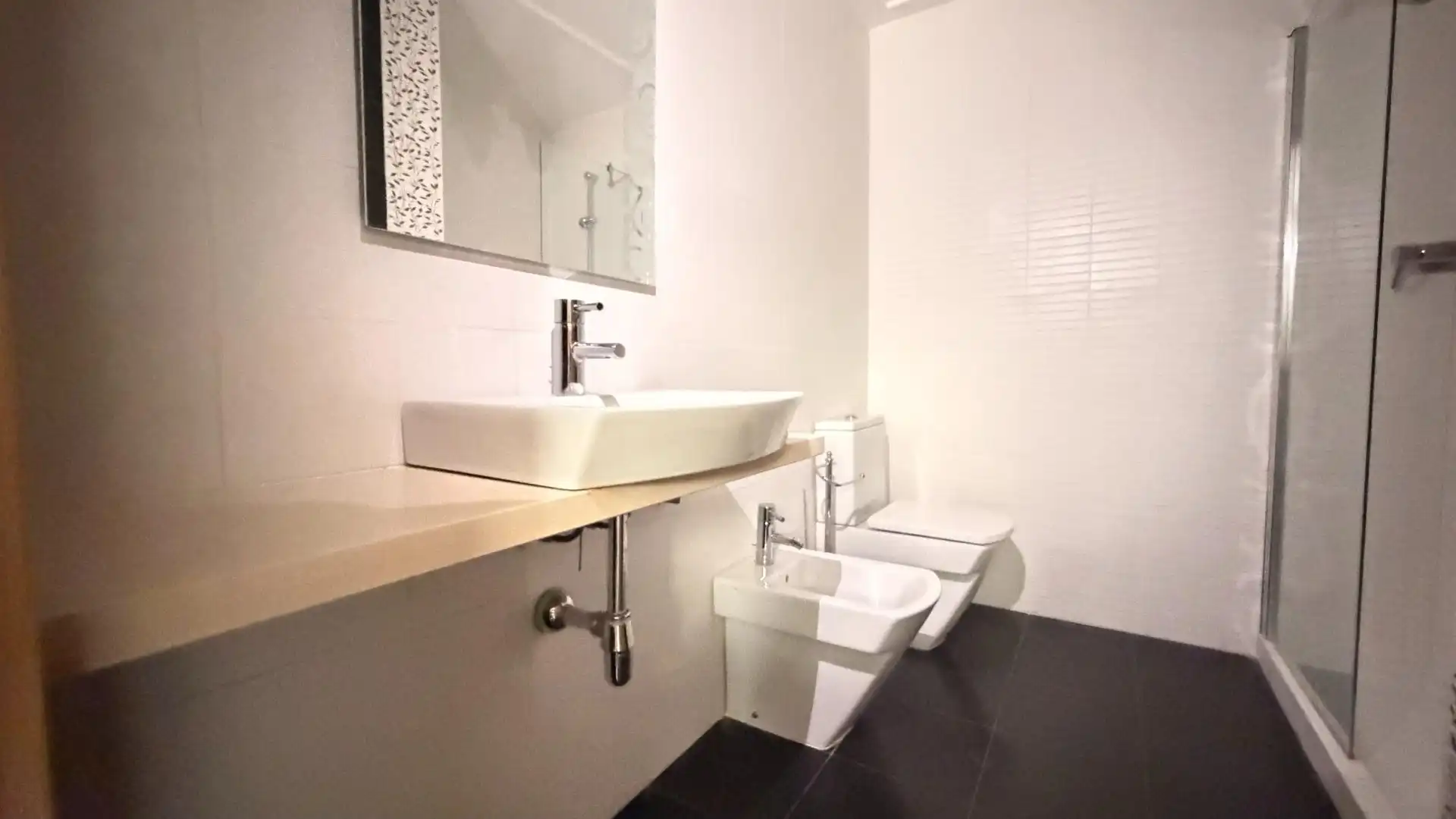 Baño de Apartamento en venta en Elche / Elx con Aire acondicionado, Jardín privado y Terraza