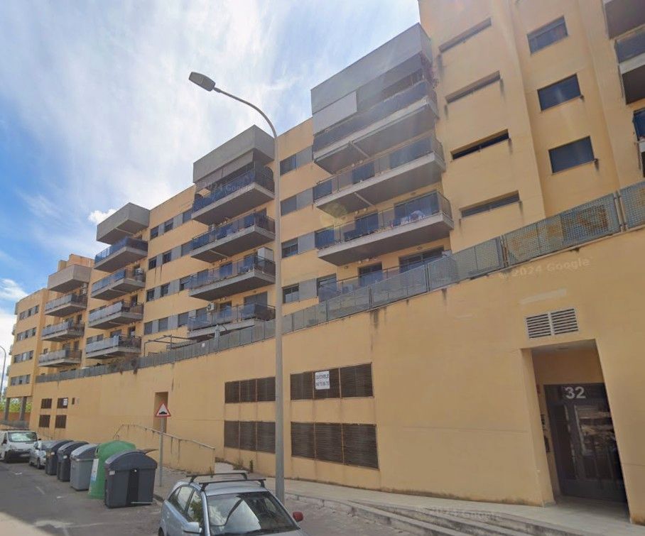 Außenansicht von Wohnung zum Verkauf in Paterna mit Klimaanlage, Terrasse und Abstellraum