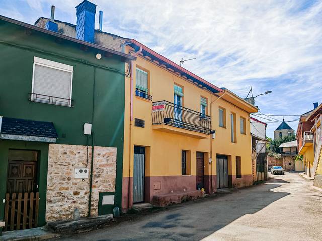 Casa-chalet en Venta en Borrenes