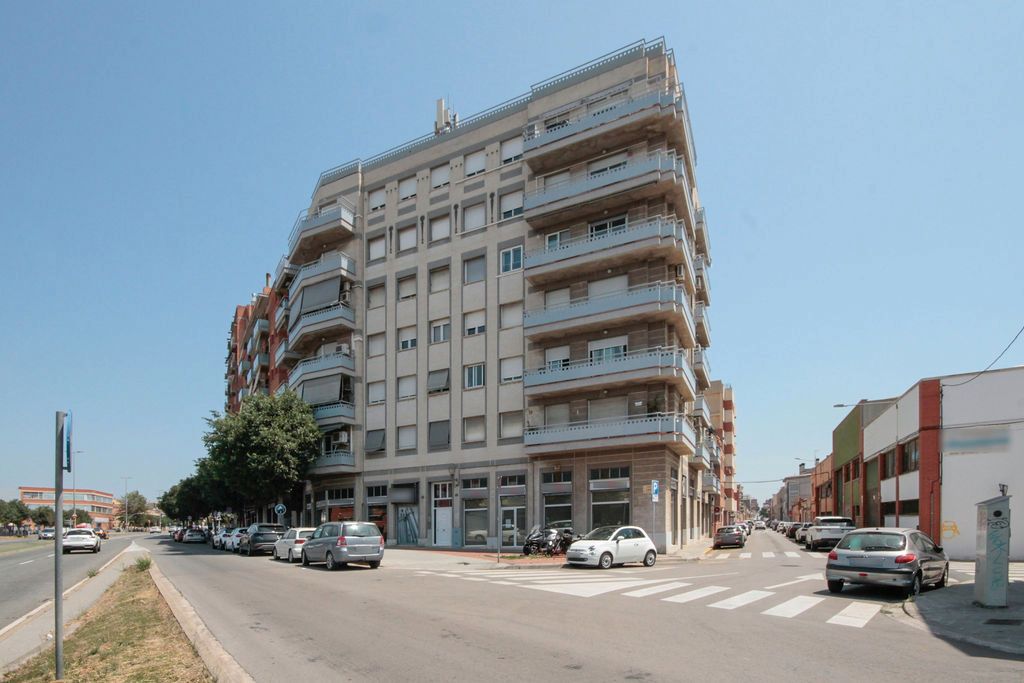 Vista exterior de Pis en venda en Sabadell