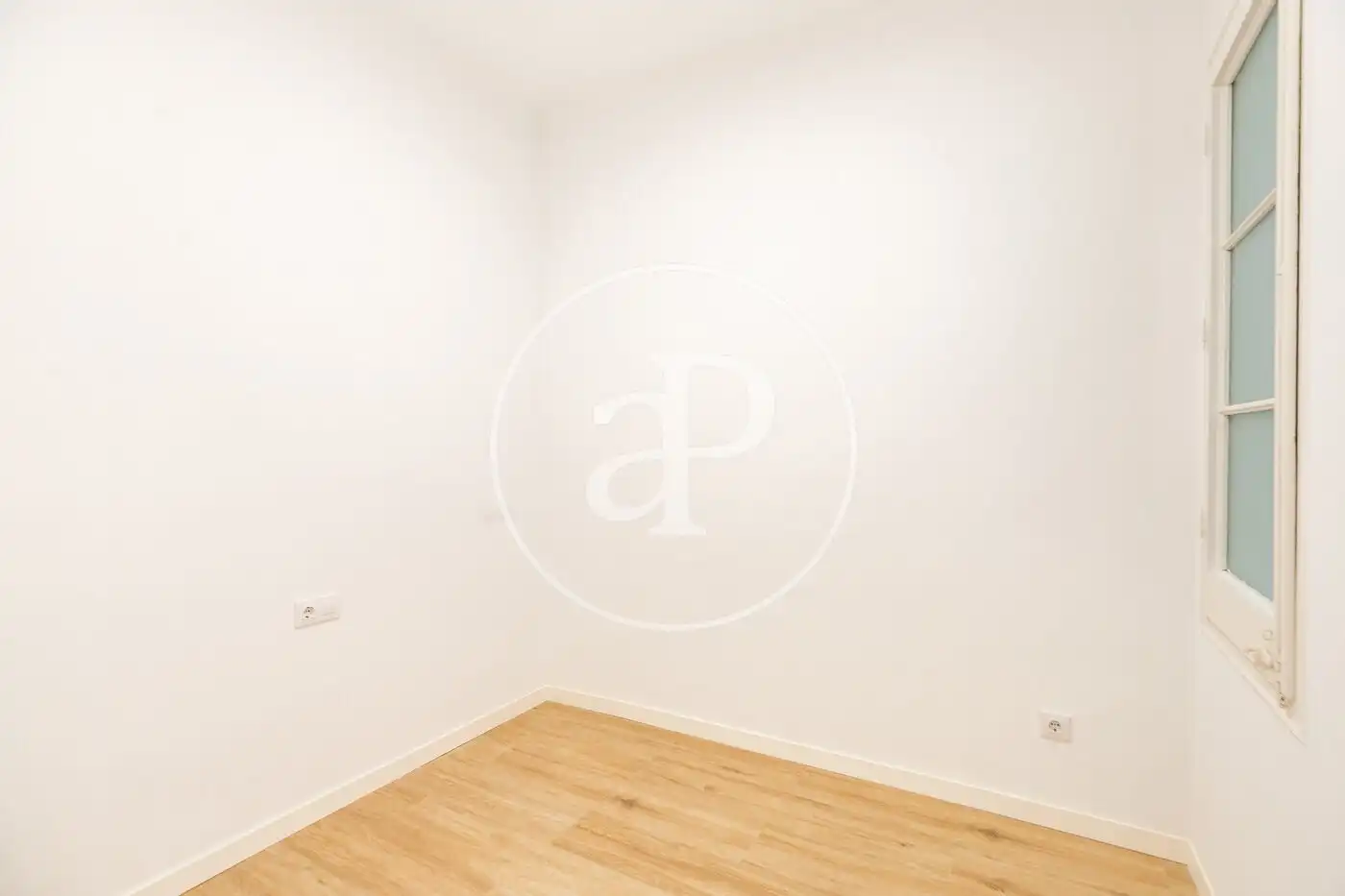 Schlafzimmer von Wohnung zum Verkauf in Barcelona mit Klimaanlage und Heizung