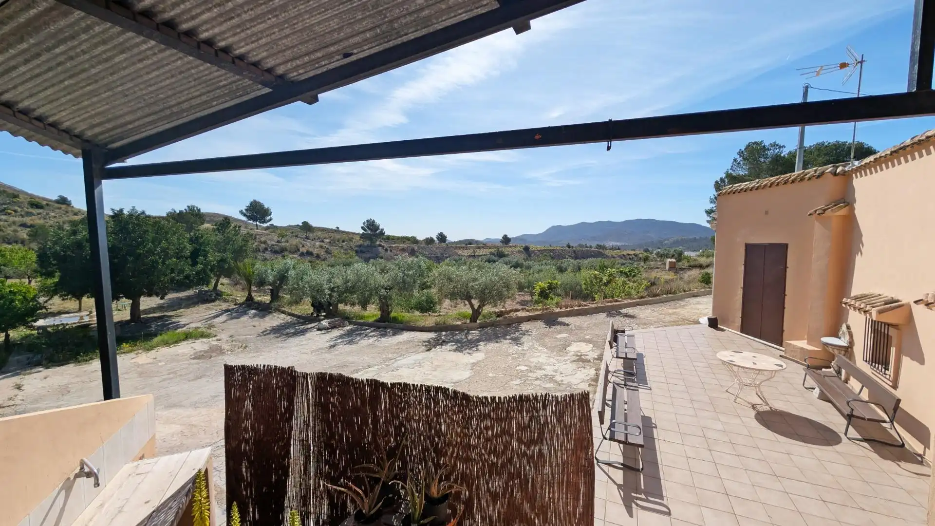 Casa con jardín en venta en Hondón de las Nieves / El Fondó de les Neus, imagen 5