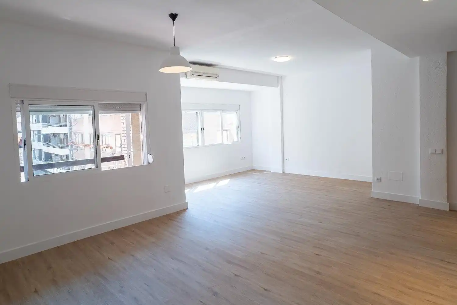 Sala de estar de Piso de alquiler en Alicante / Alacant con Aire acondicionado y Terraza