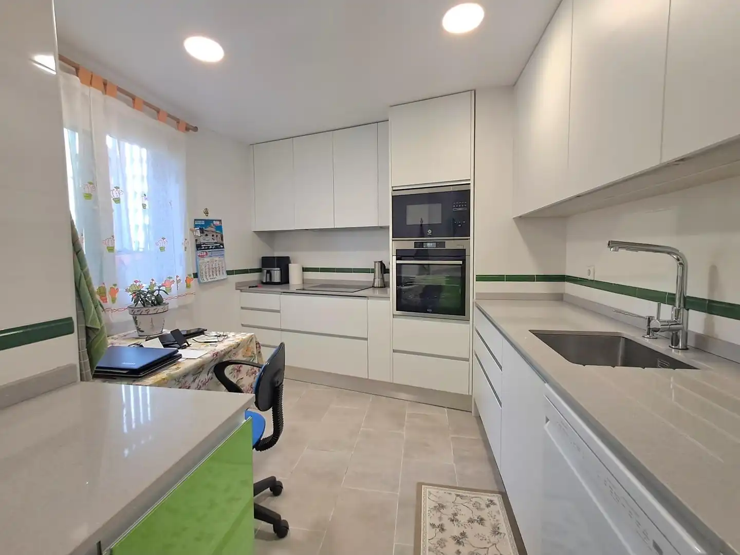Kitchen of Flat for sale in Madrid  with Air Conditioner, Heating and Private garden
